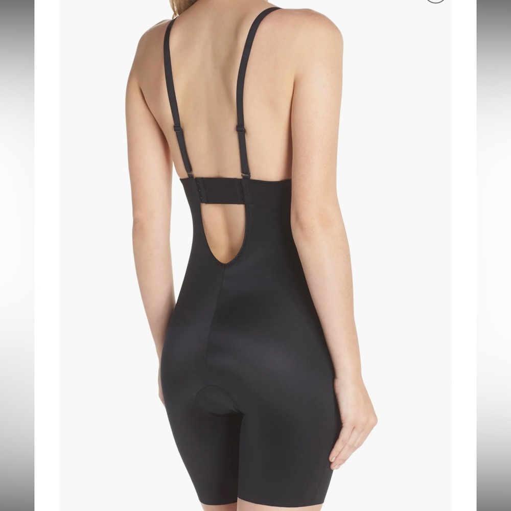 NWOT SPANX Suit Your Fancy Plunge Low-Back Mid-Thigh Bodysuit in Black, Small - Picture 8 of 8